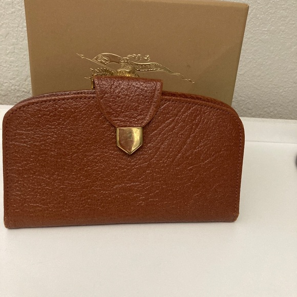 Brown Leather Wallet with Gold Clasp - Picture 2 of 6